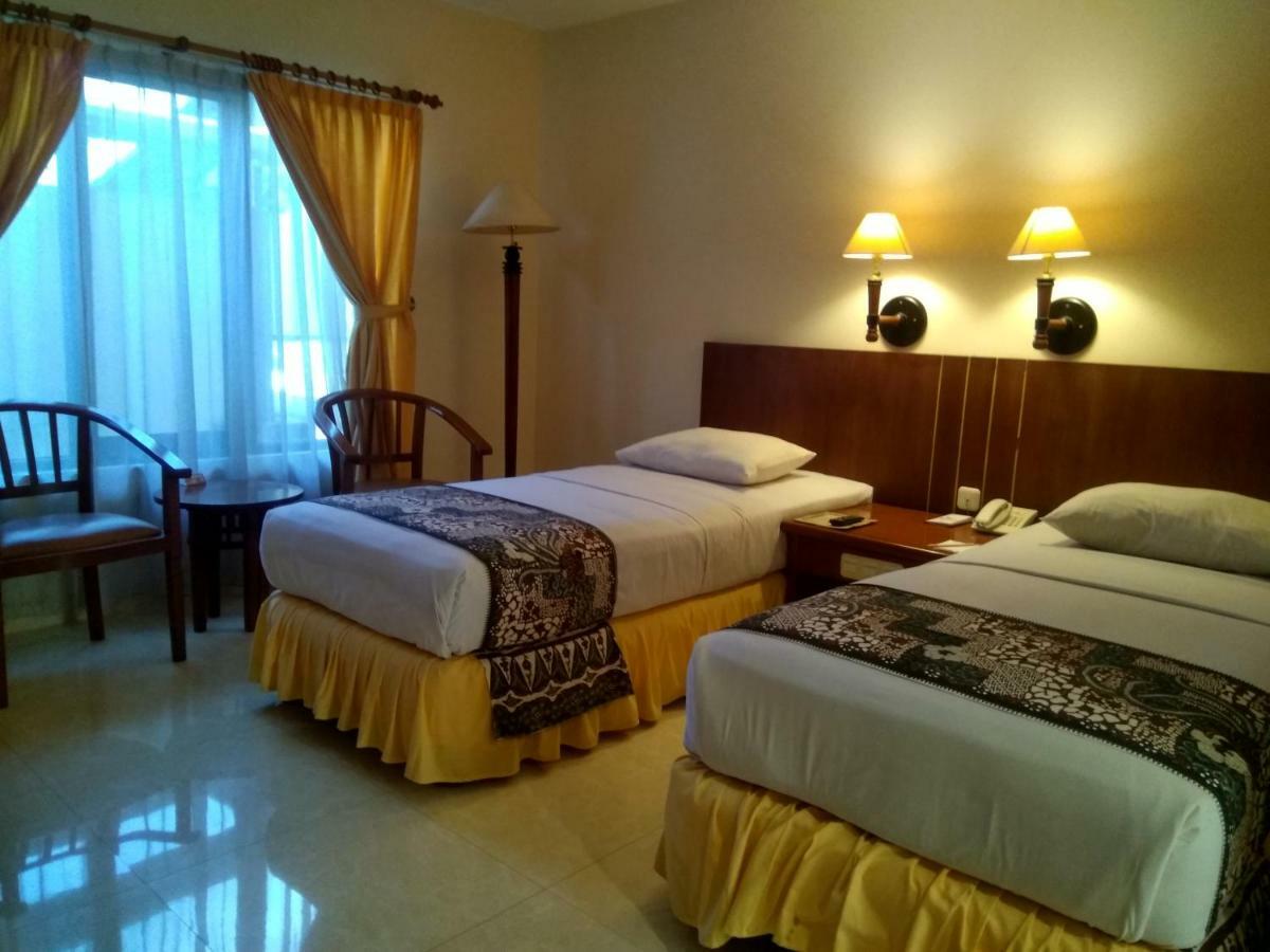 Hotel Baron Indah Solo Exterior foto