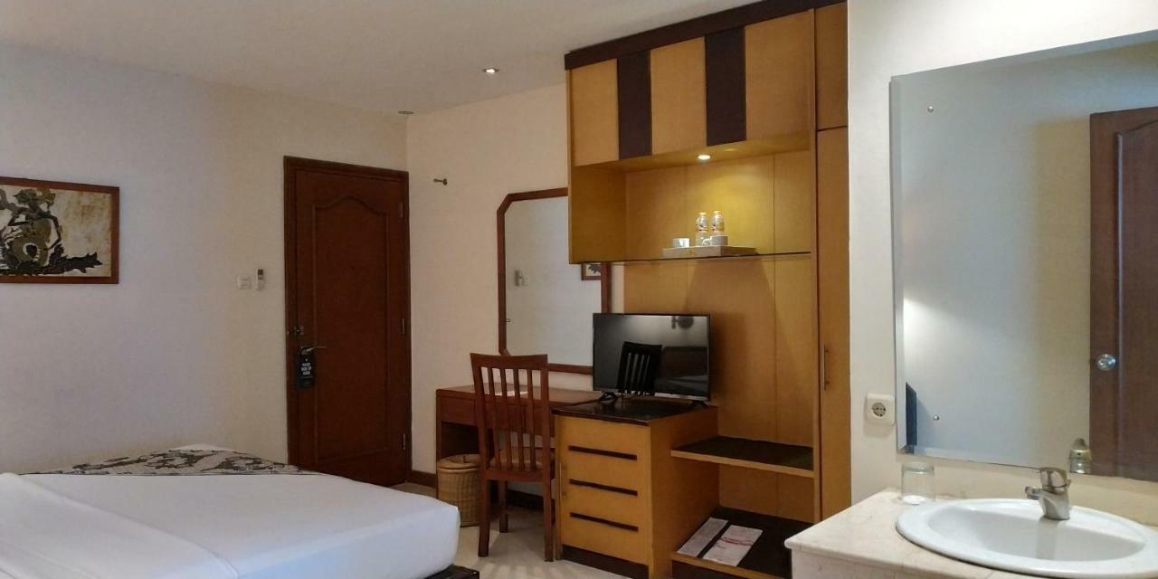 Hotel Baron Indah Solo Exterior foto